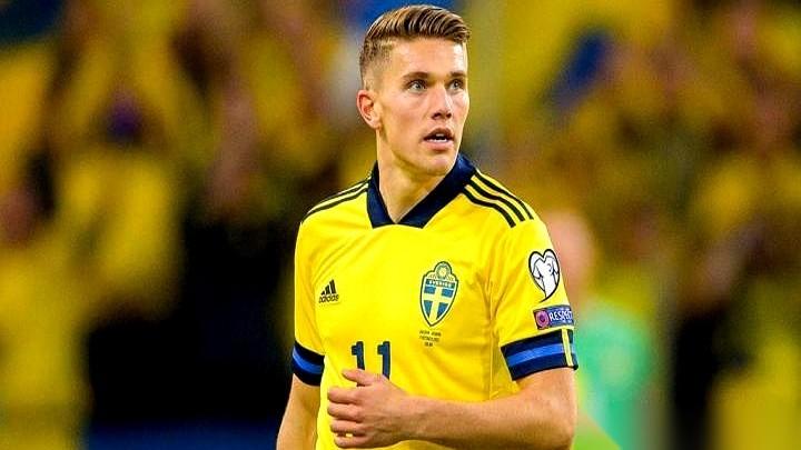 那场瑞典对波兰的比赛，简直就是一出反转大戏。
开打前，瑞典队最尖锐的两把刀，伊萨