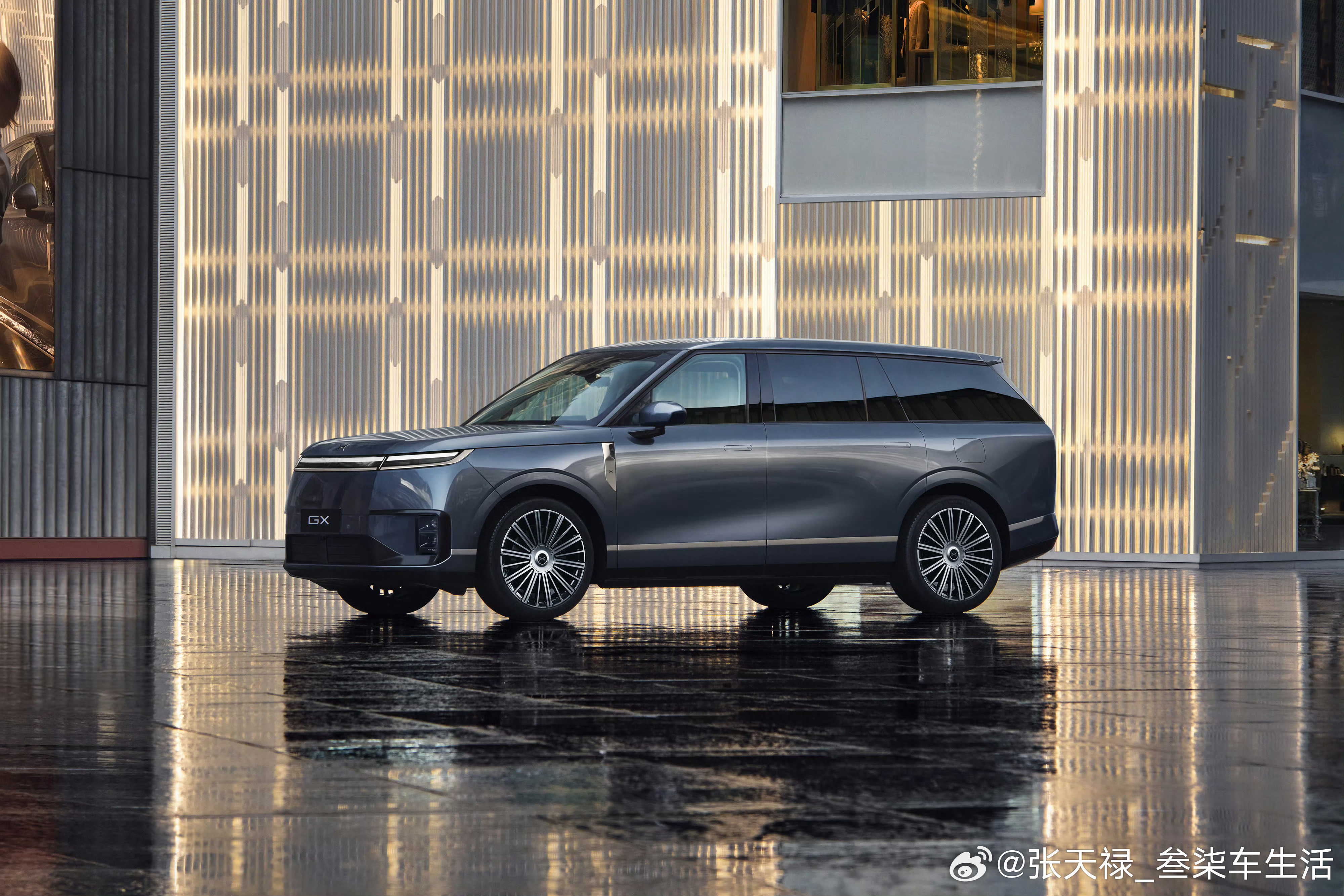 新科技旗舰小鹏GX来了小鹏的六座旗舰SUV要来啦！今年注定是不平凡的一年，各大品