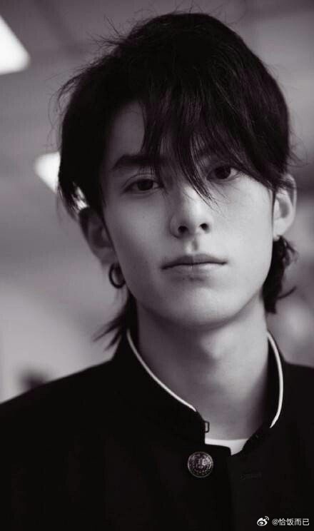 王鹤棣新歌歌词去集训从几百人中杀出来才演的道明寺啊。怎么不算草根了？ 