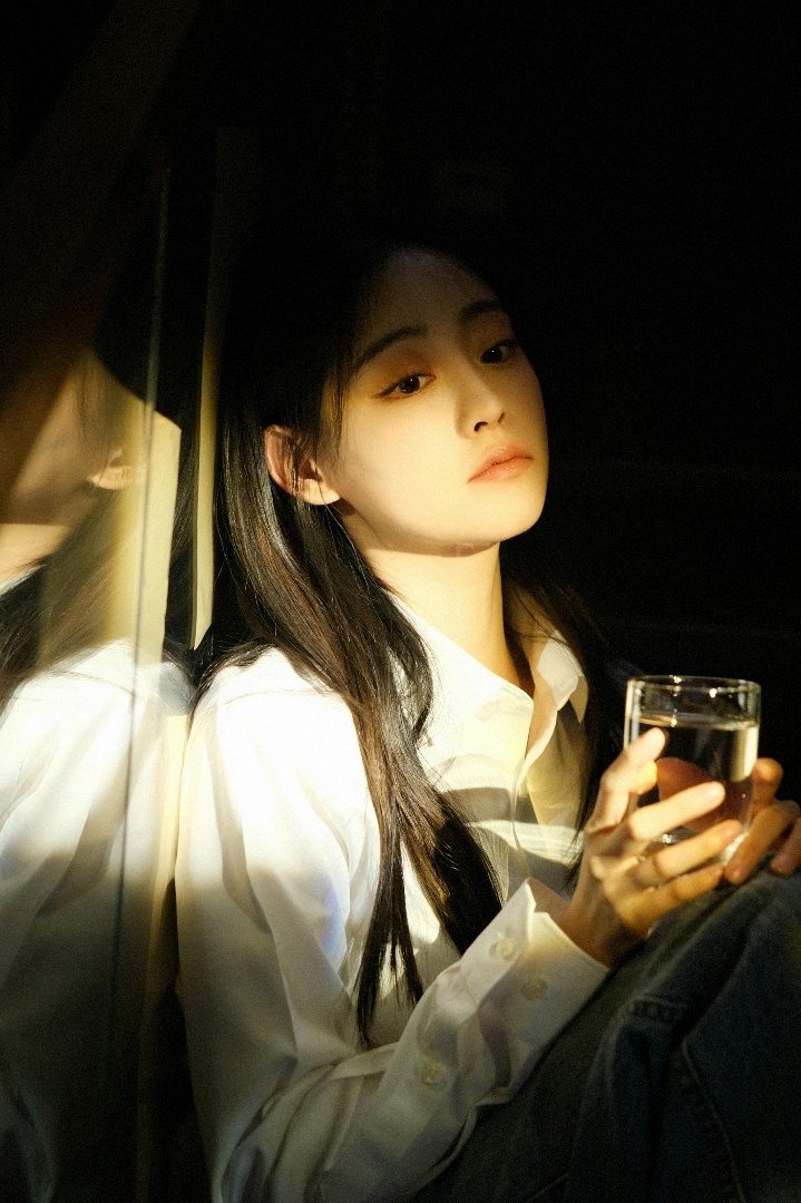  被颜值给治愈了，这样的状态就好在线，感觉身上有一种独特的魅力在吸引着我们，这样