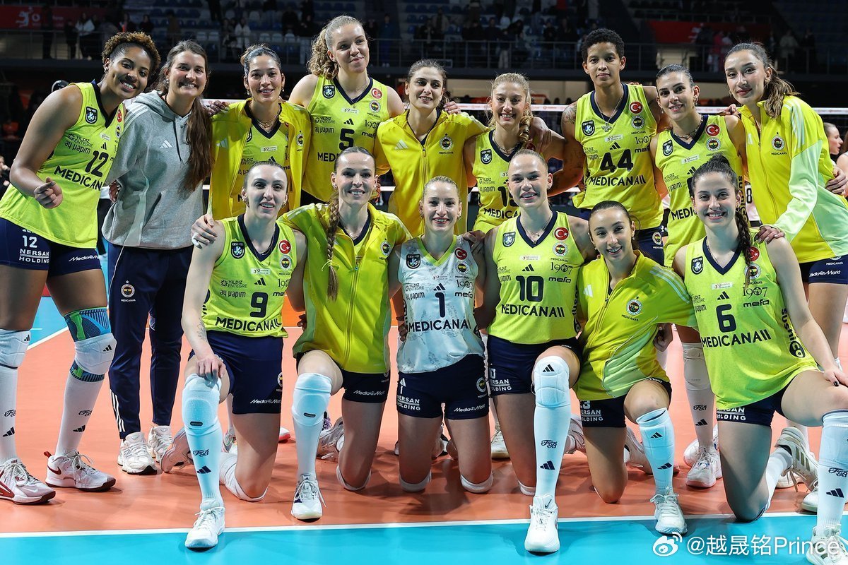 💥 费内巴切队在1/4决赛第二回合比赛中，共出现了28次发球失误❌ 9次：费多