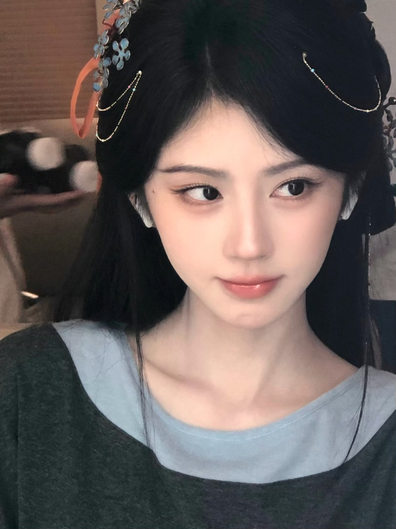 鞠婧祎  jjy鞠婧祎苏绿夏 jjy鞠婧祎万花世界 “折的纸飞机里写满了你的名字