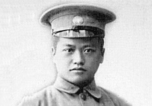 李之龙本是前途辉煌的优秀军官，最终为何一无所有，甚至连烈士称号也未能得到？
19