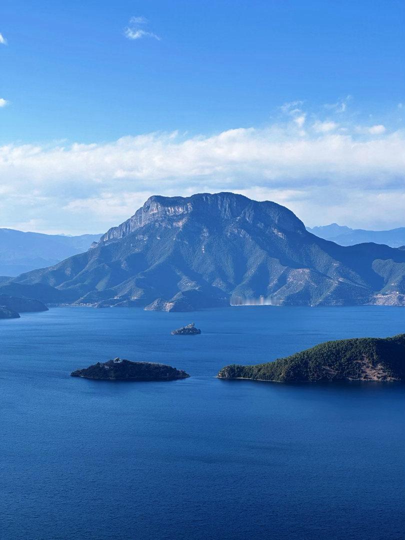 📍人间理想——泸沽湖 ıllıııl ▸દ🦋૩ ʺ̤不远千里只为这一抹蓝💙