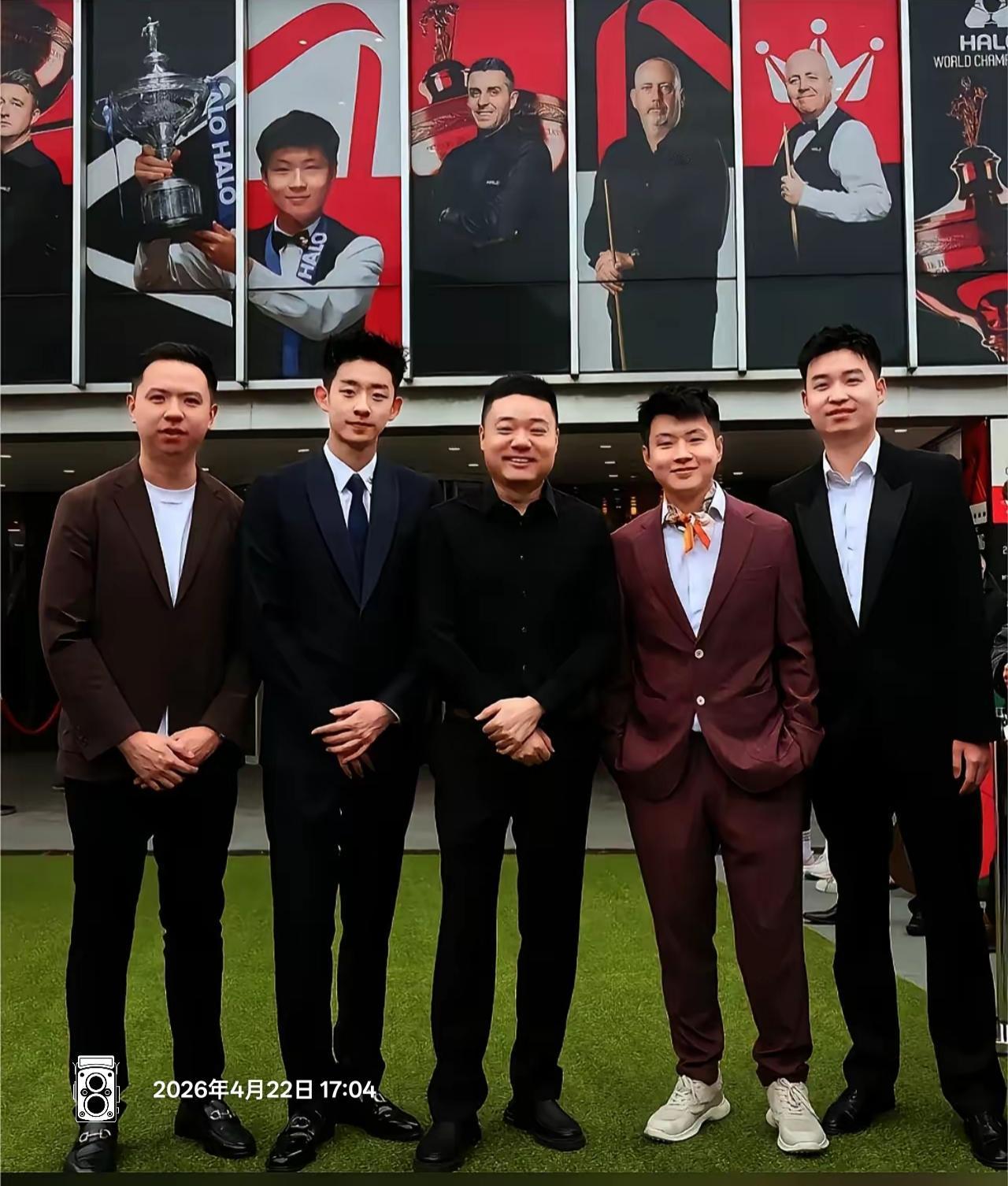 五子并肩立，荣耀共此时。中国🇨🇳斯诺克的五🖐🏻绝，以后世界斯诺克的霸主就