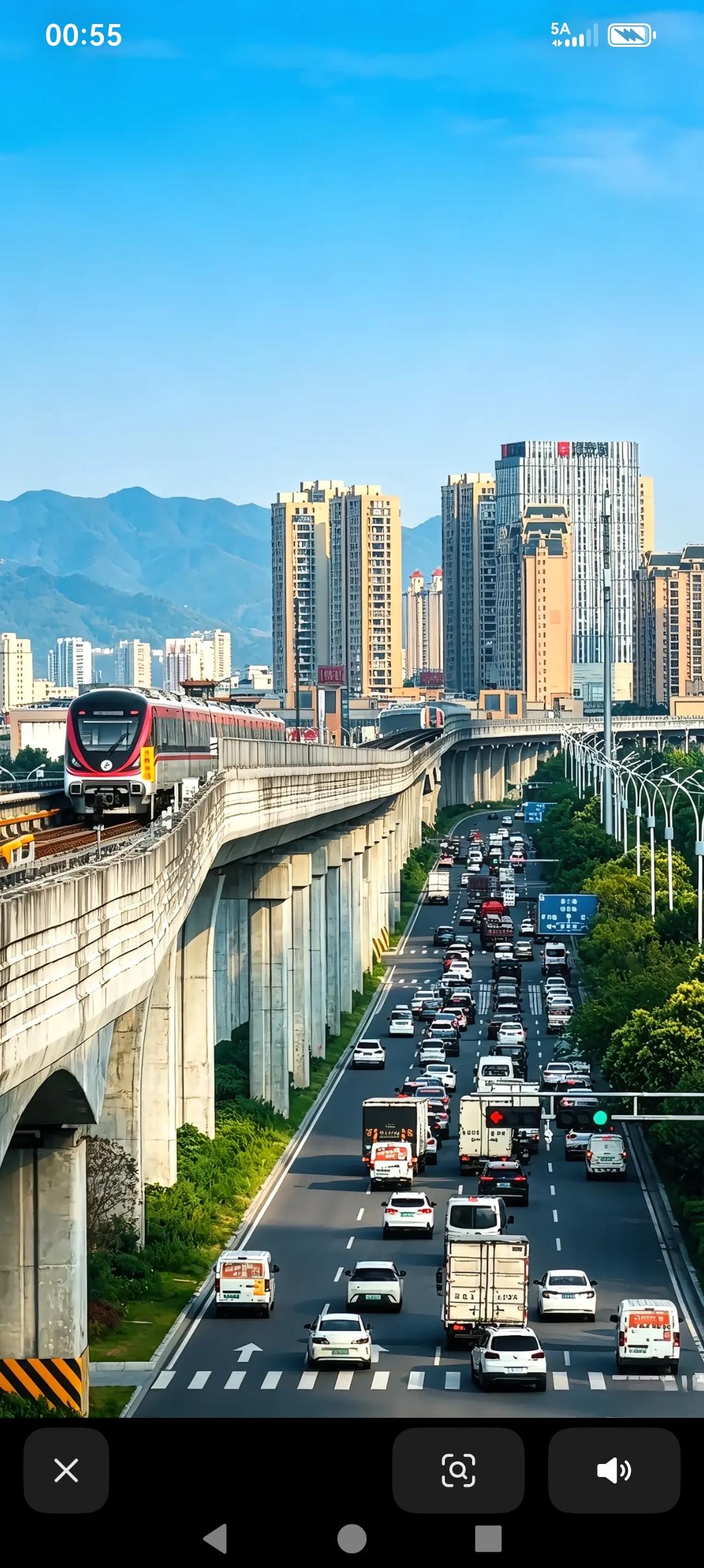 一个网友随手拍的一张照片，他说是一座不知名的县级市拍的，还说这个县的镇比县级市出