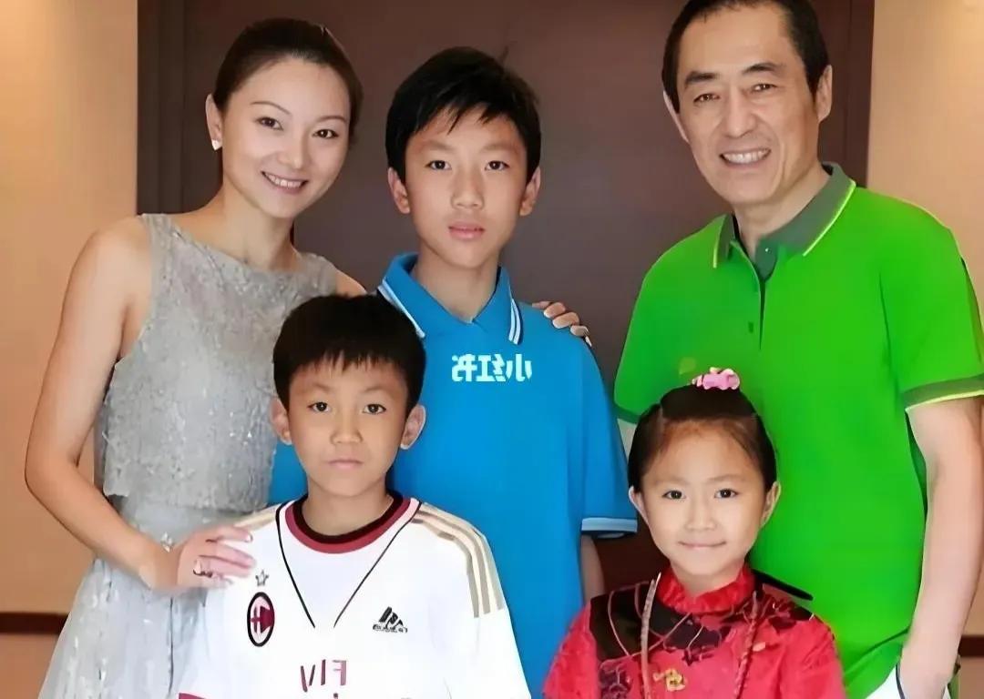 张艺谋虽然比妻子陈婷大31岁，但他俩都是人生的赢家！婚姻没有统一的模式，只要家庭