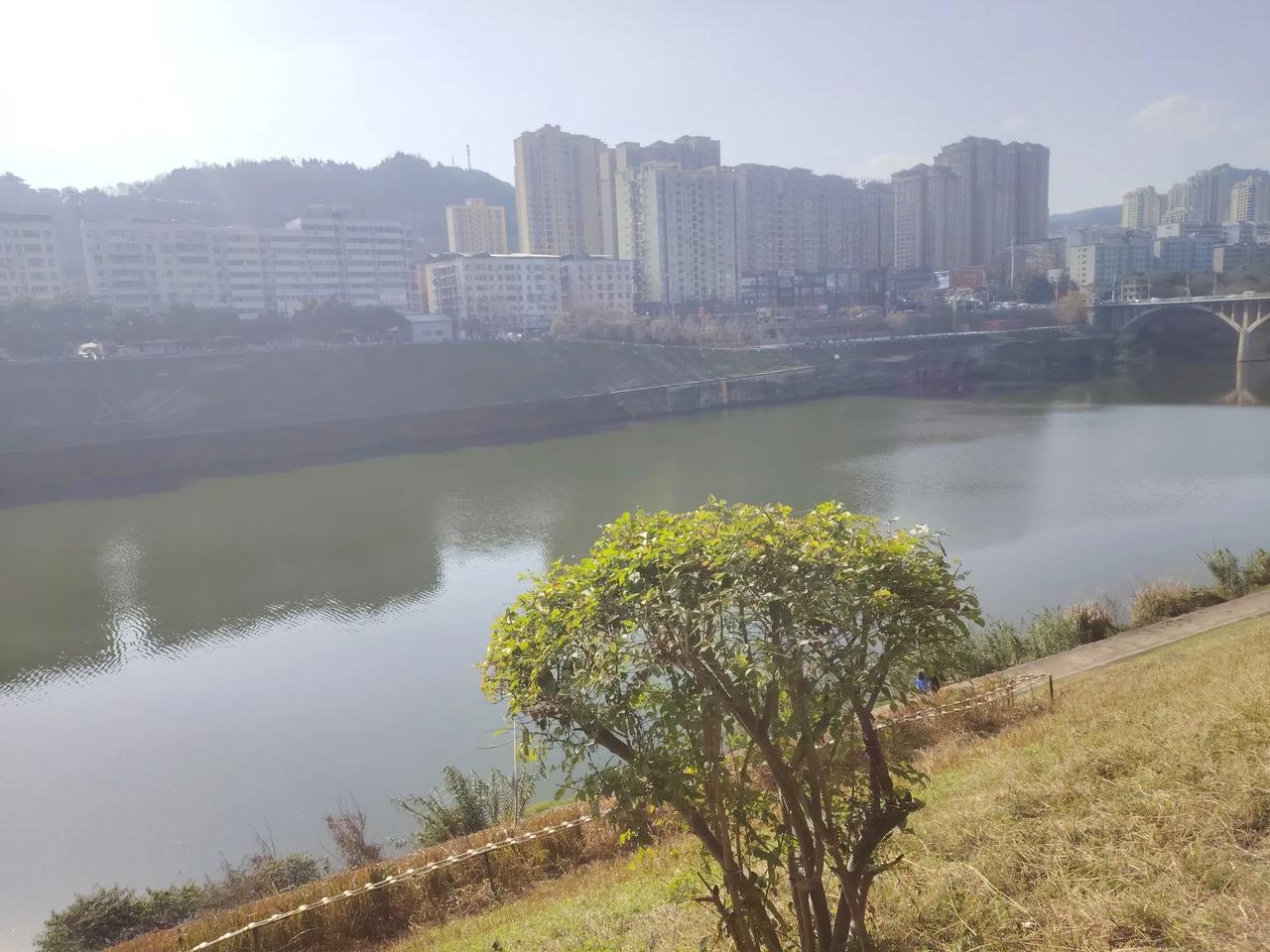 今天是大年初六，明天我又要离开这个熟悉的城市了……
正月初七我将正式开启远行的征