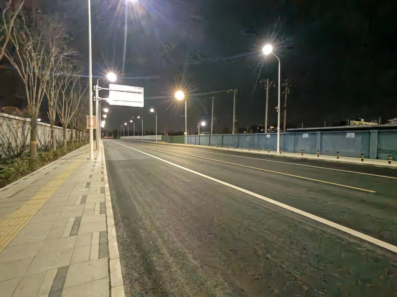 🈶人睡觉认床，跑步🏃好像也认路，绕正定古城跑步，配速慢了20秒，还累的要死，