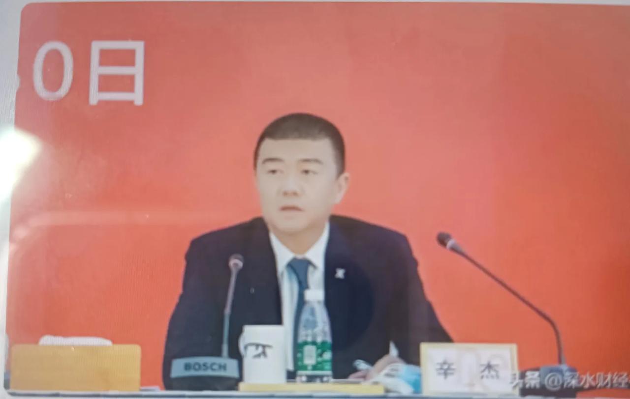 万科“救火队长”失联23天？这盘棋比我们想的还复杂！
 
刚当万科董事长不到一年