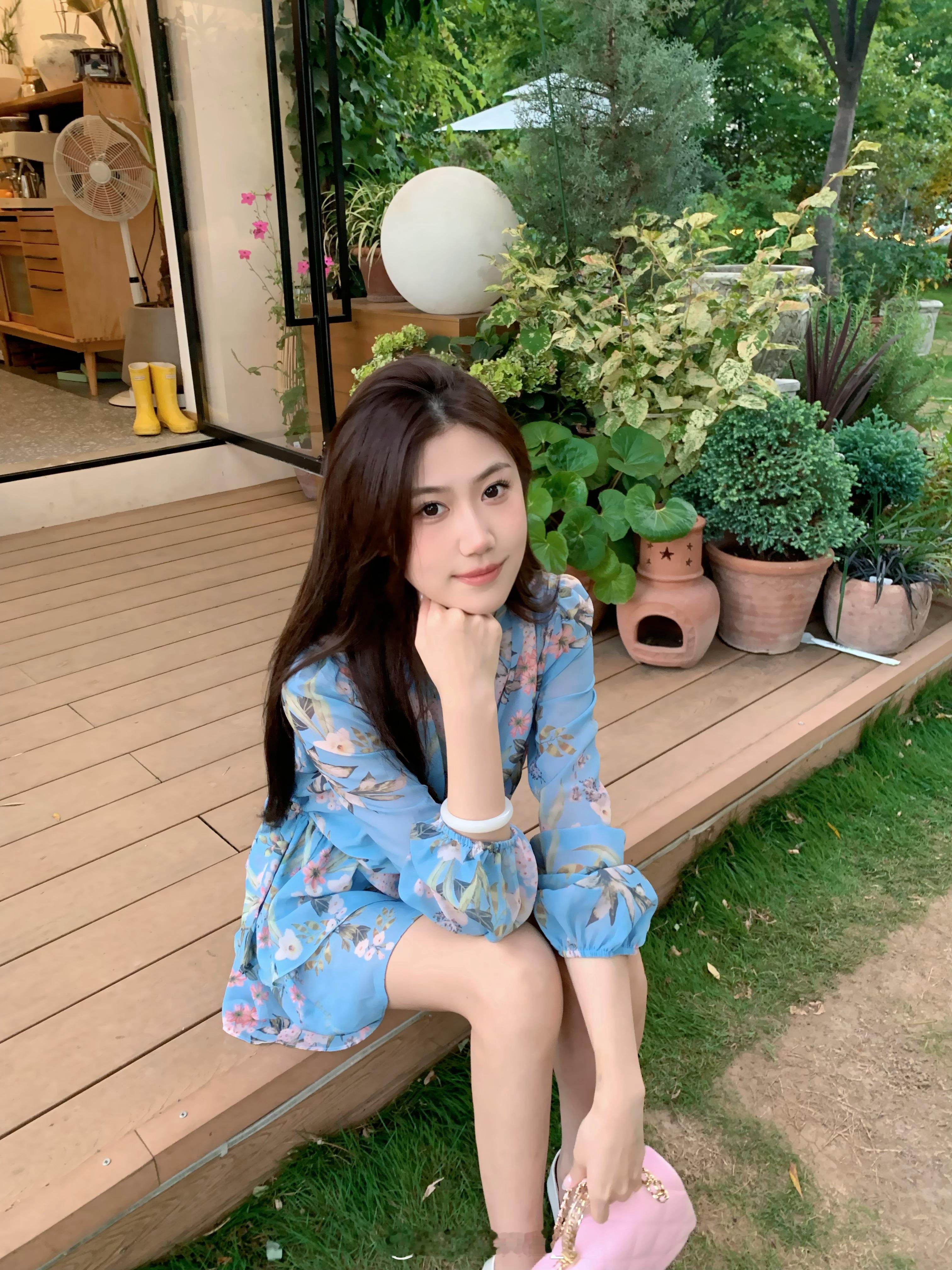 遇到一只可爱小狗  ​​​