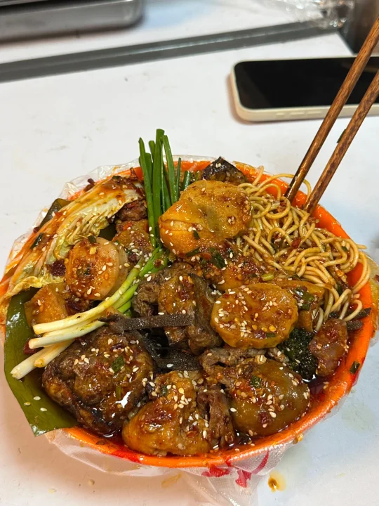 在株洲。女大的穷鬼小店！