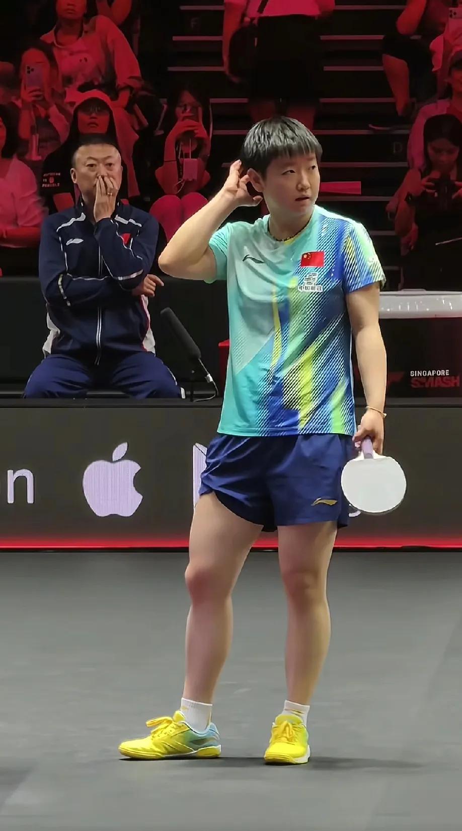 孙颖莎得这一番操作，令外国人彻底傻眼了。

她主动停下来给对手说:“你不挑战吗”