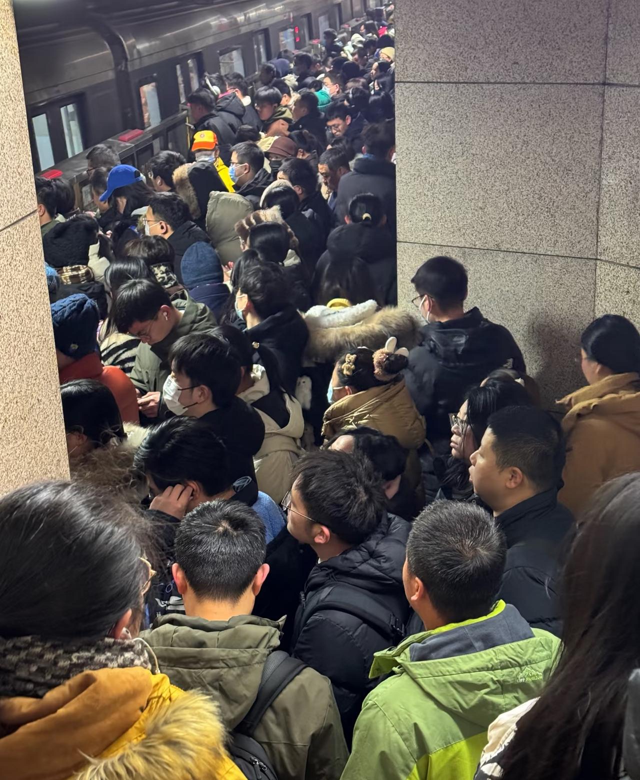 买房压力下，环保责任却摊到普通人头上，背后藏着什么秘密？


最近总看见年轻人在