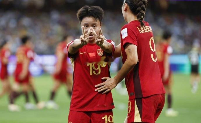 中国女足是否换主帅需尽快决定说句实话，人家三个前锋都是欧洲顶级联赛顶级球队的，我