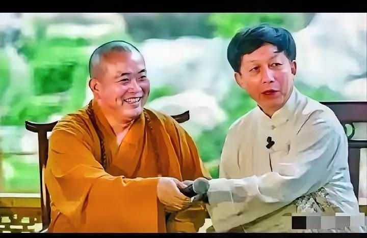 易公知的脊梁骨挺得直吗？公知们的喽啰以及1450部队的水军都夸赞易公知胆子大，敢