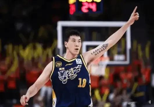 媒体人：杜润旺三个救命三分，梦回当年刚出道时的样子

12月3日消息，CBA常规