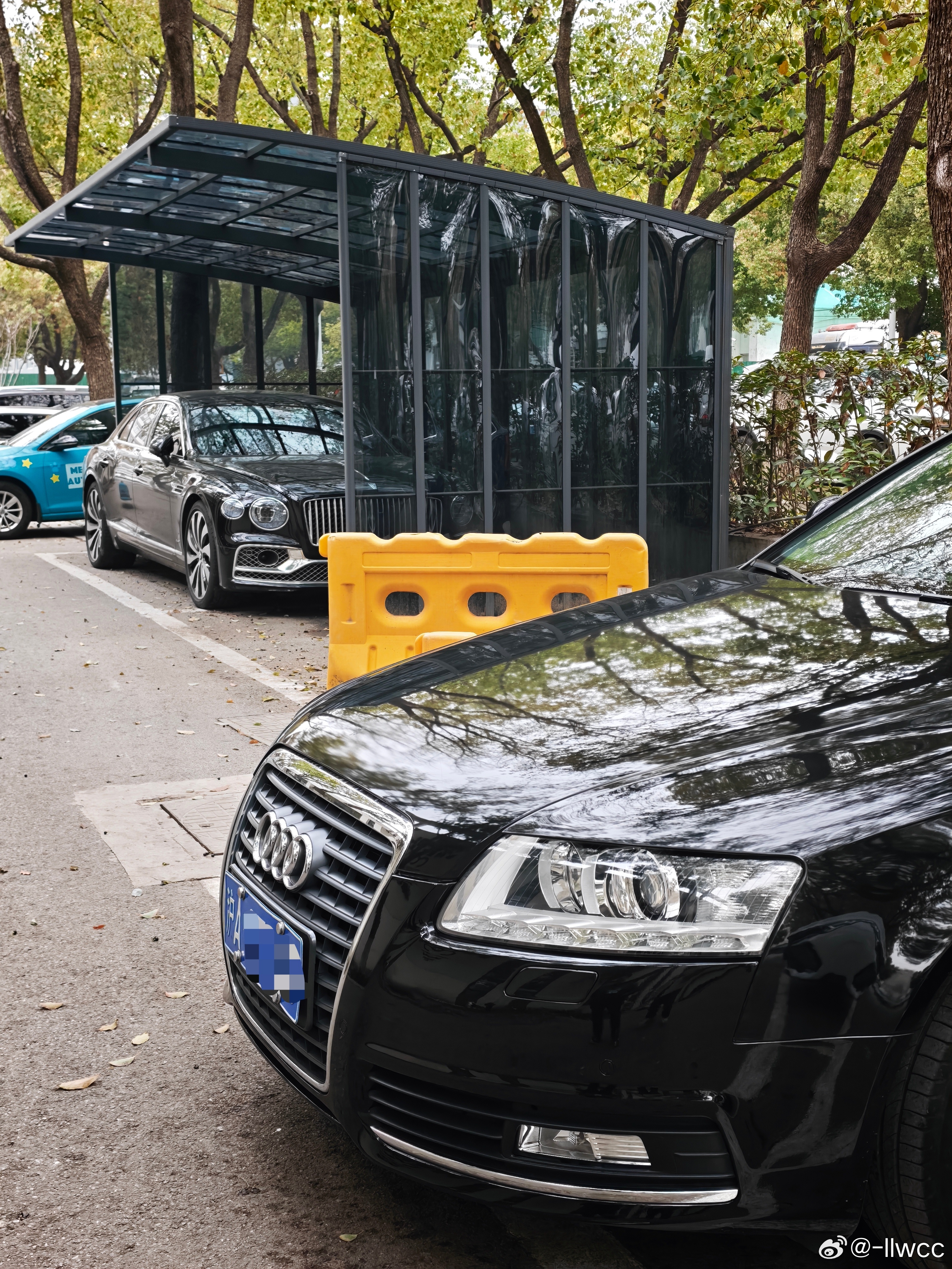 来苏州完成了一大心愿:驾驶A6L C6。虽然它只是一台2.0T版本，但除了发动机