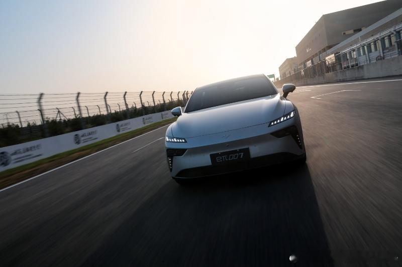 今天被2025款eπ007的续航和快充能力折服了！发布会公布价格11.59万元起