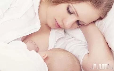 问：宝宝是如何吃到母乳的？ 母乳喂养享喂母乳宝宝宝宝怎么吃母乳  答：很多人以为