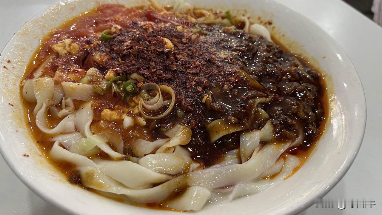 去咸阳，经常去这家吃刀削面！
去了咸阳很多次，经常都会去吃这家刀削面，印象第一次
