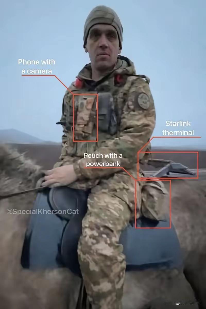 终于，不装了，俄军新一代T-14阿马塔坦克没有出现，俄军却出现了，星链卫星骑兵。