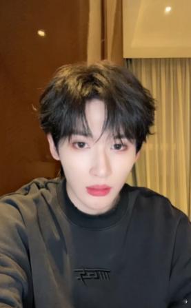 余宇涵下班直播希望新的一年，有人能帮你打理好所有琐事，让你只需要安心做自己喜欢的