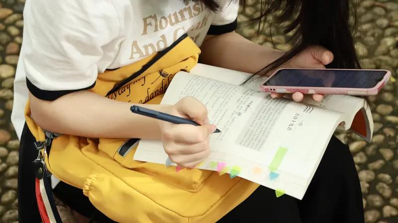 看文章学知识，友友们有没有感觉到，有时看了几个小时头条推荐的文，停下来后，打开手