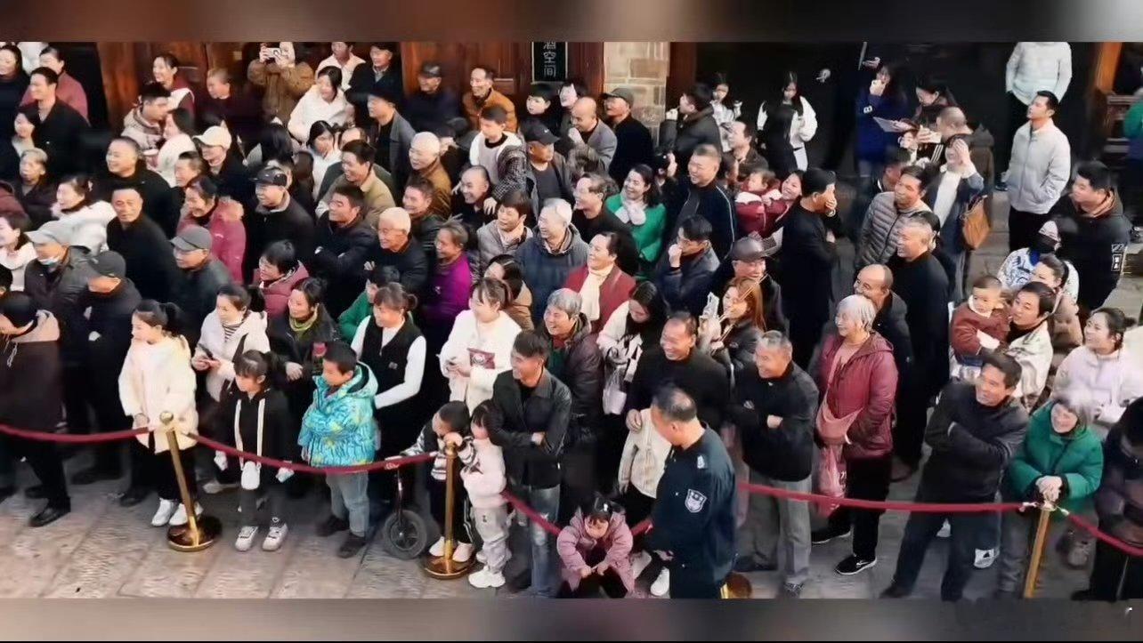 福建万人拳王争霸有多燃  拳风引爆八闽！铁拳炸裂擂台，万人呐喊撼山海，热血炸场，