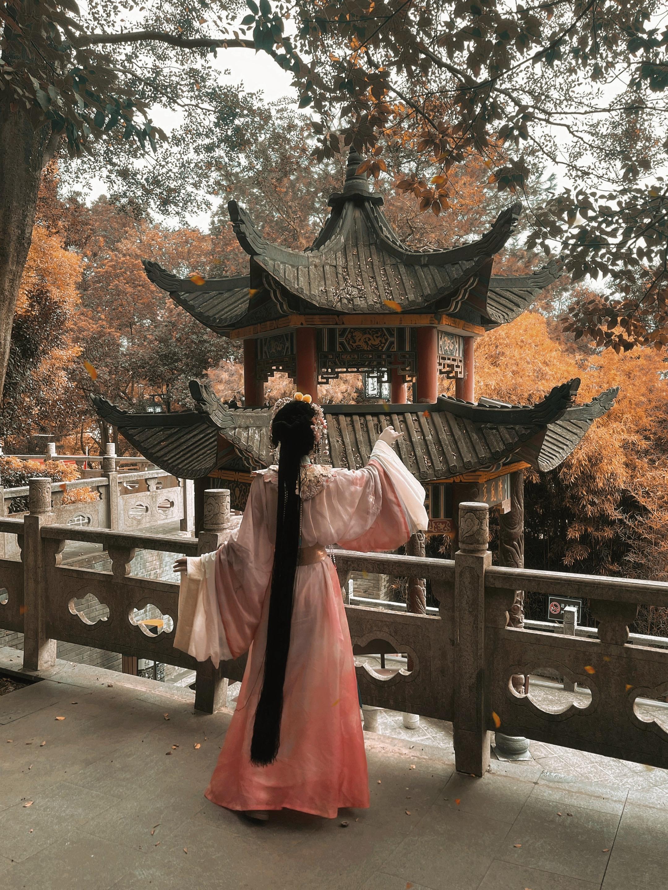 “唱别久悲不成悲…”