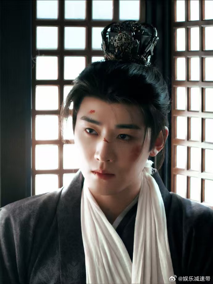 任豪李怀安逐玉唯一灵珠 谁被李怀安狠狠戳中！有担当有底线，守护百姓从不含糊，遇事