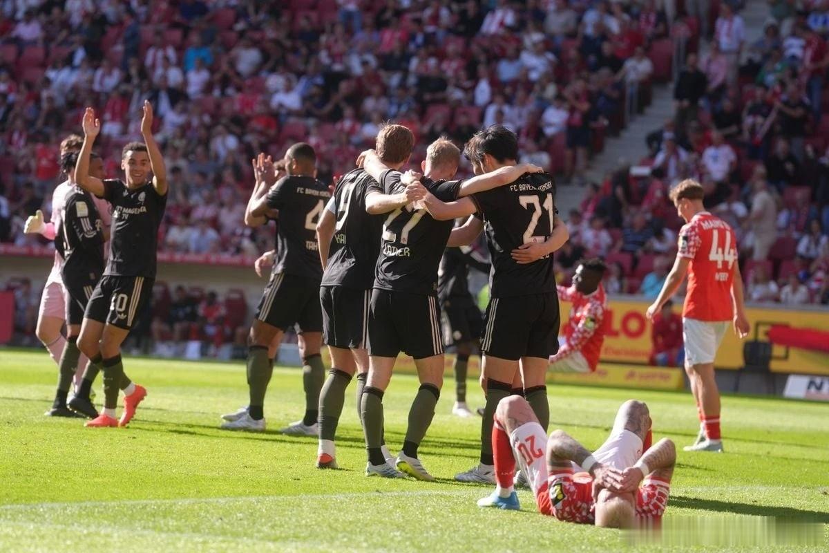 德甲第31轮:拜仁慕尼黑4比3战胜美因茨 