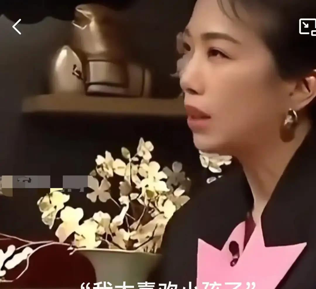 50岁生娃，她真能翻盘？
 
林有慧刚过完50岁生日，就被拍到连跑三家妇产诊所。