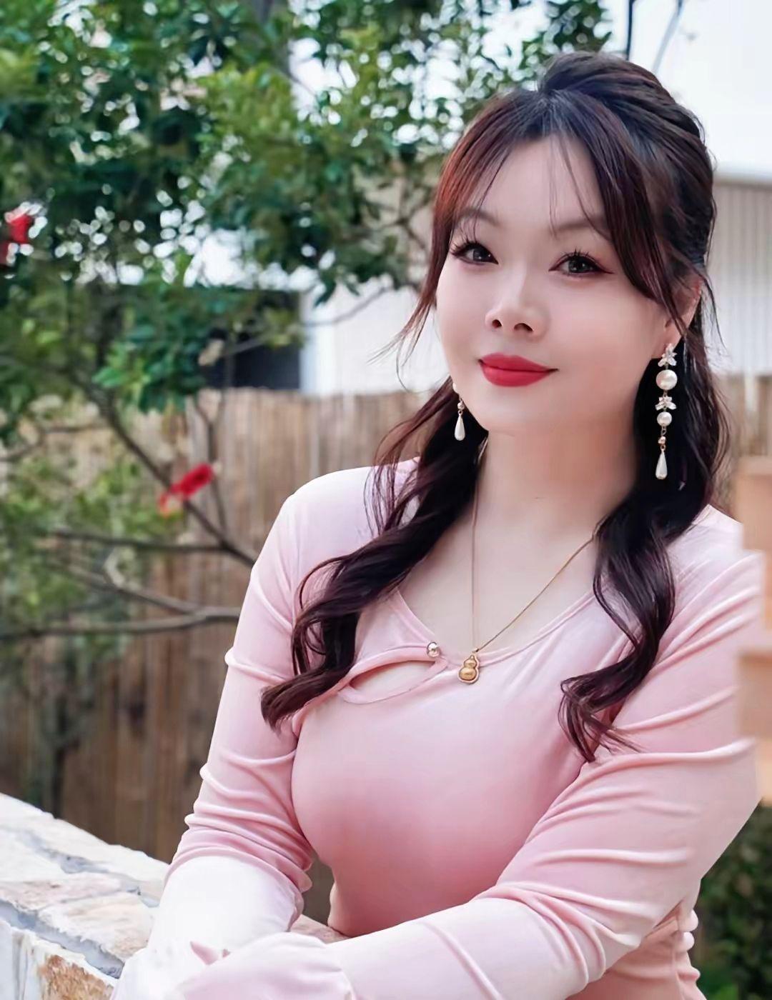 最美的风景在路上 小性感 户外随拍写真 邻家女孩 小姐姐