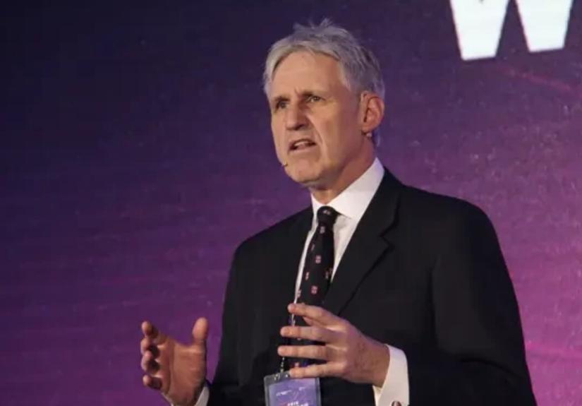 这位美国教授说了句大实话：为什么大家宁愿得罪中国，也不敢惹美国？

很多人看了这