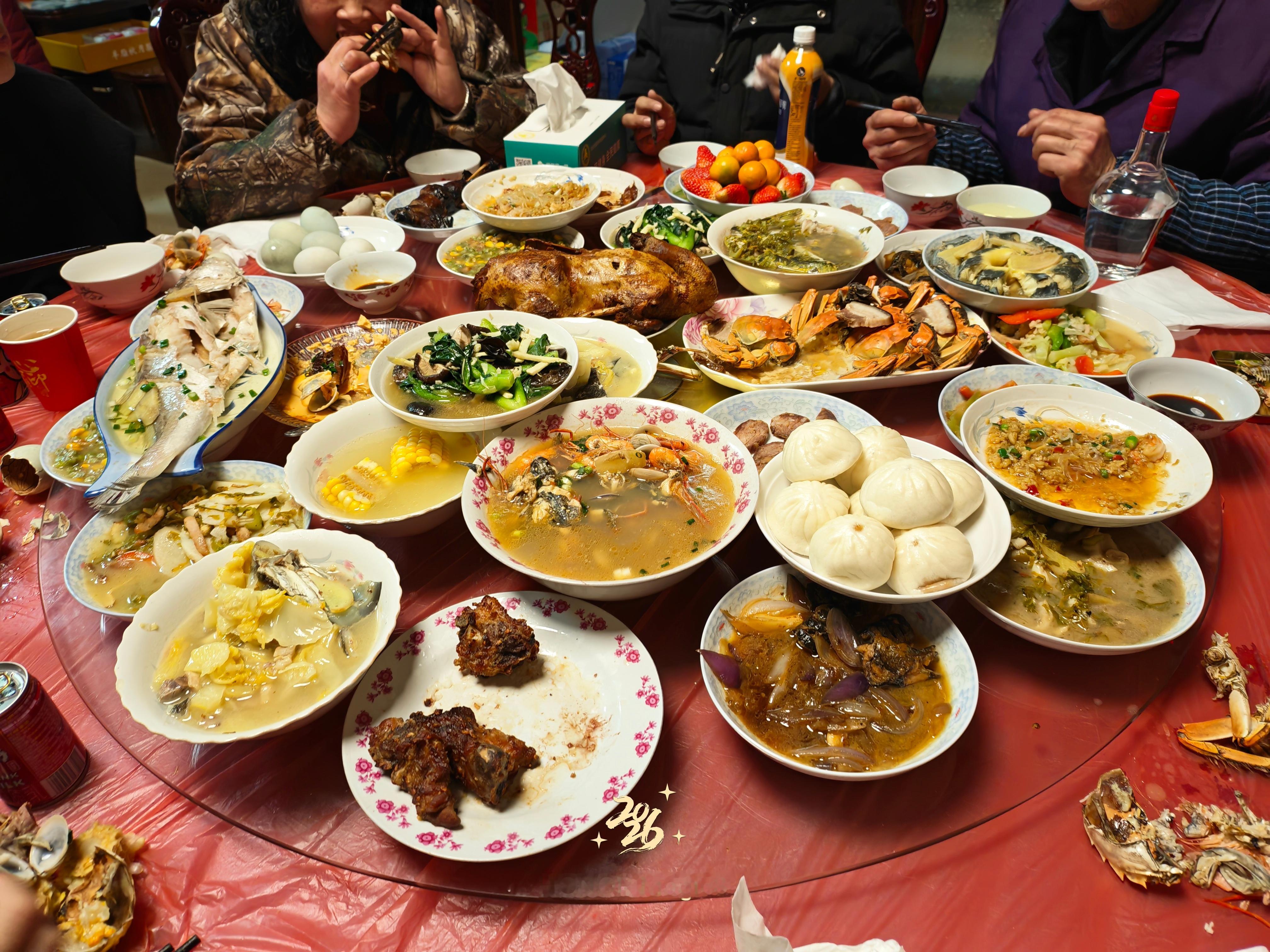 刘德华解冻失败大年三十都感觉跟平常日子差不多，今年烟花也比往年少了，一看今天时间
