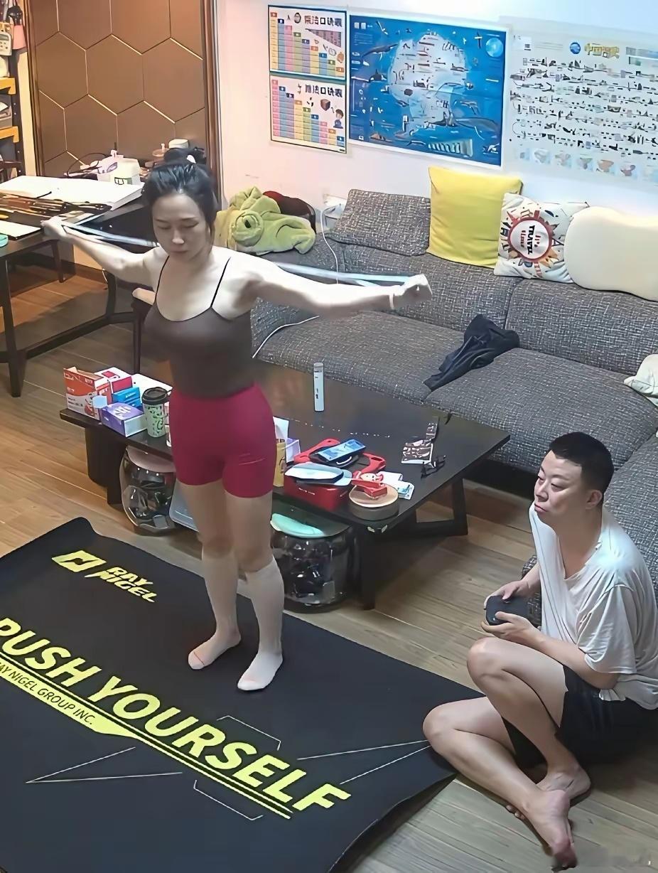 我就不信，他真的没有一点危机感吗？ 