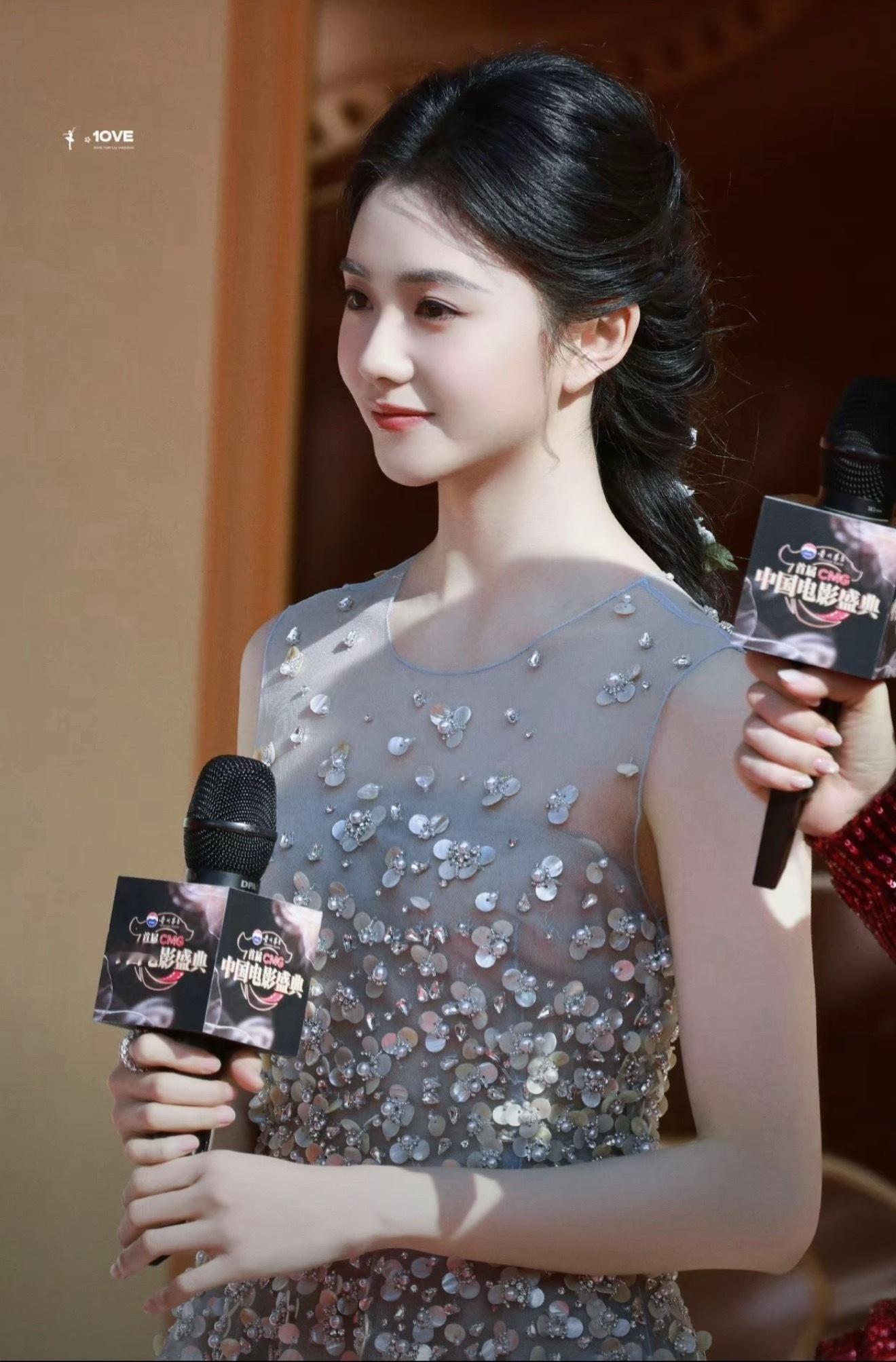 刘浩存雨中神图【刘浩存】白釉质感 