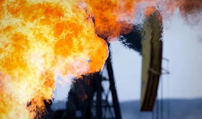 老美说出了打击伊朗的真实目的

美国白宫发言人贾罗德·艾根近日的一番表态，彻底撕