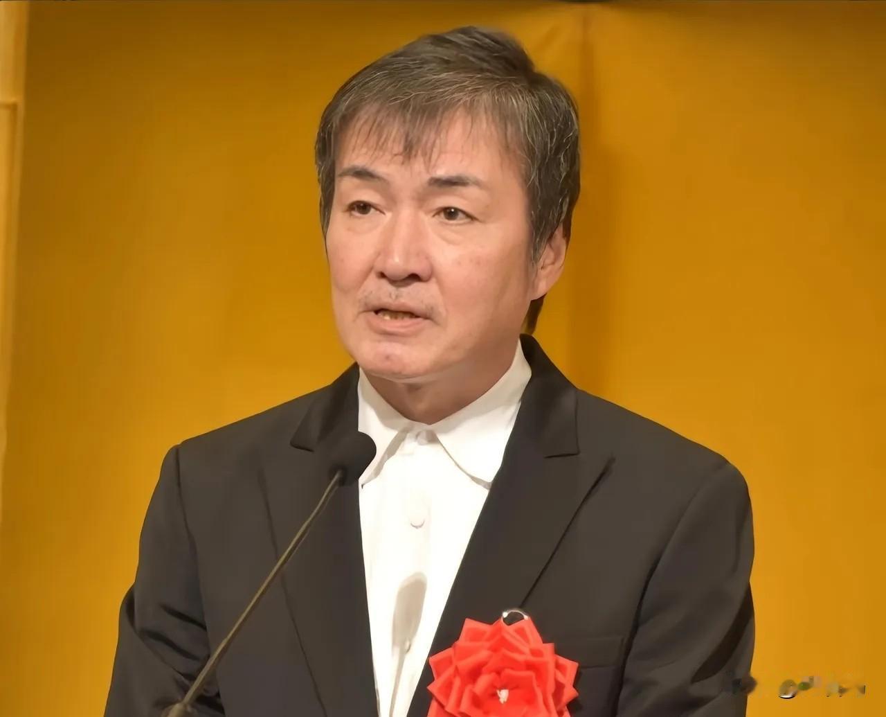 东野圭吾没有婚姻，没有子女，留下了约50亿日元的总资产，折合人民币约2.4亿元。