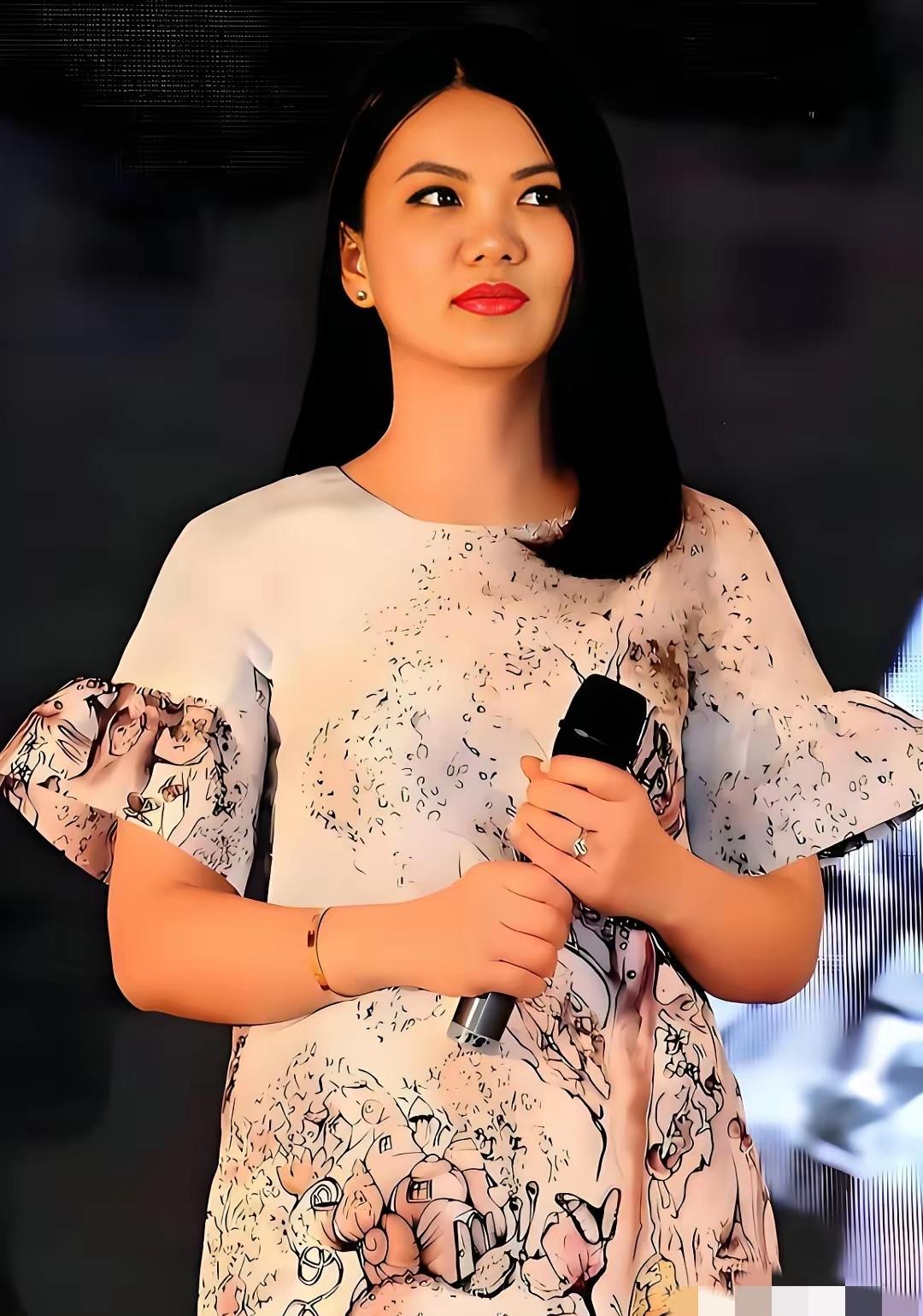 他们夫妻的“规矩”是：吵赢的那个人，睡走廊。
不是比喻。
王岳伦自述，只要争执时