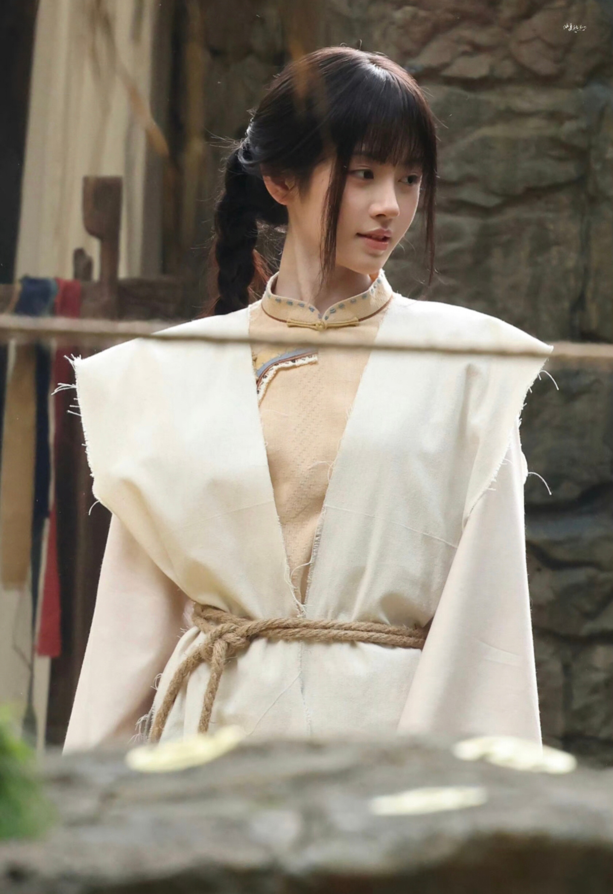 谁看的出来鞠婧祎已经30多岁了？她为什么越长越嫩了啊！鞠婧祎万花世界孝服路透 