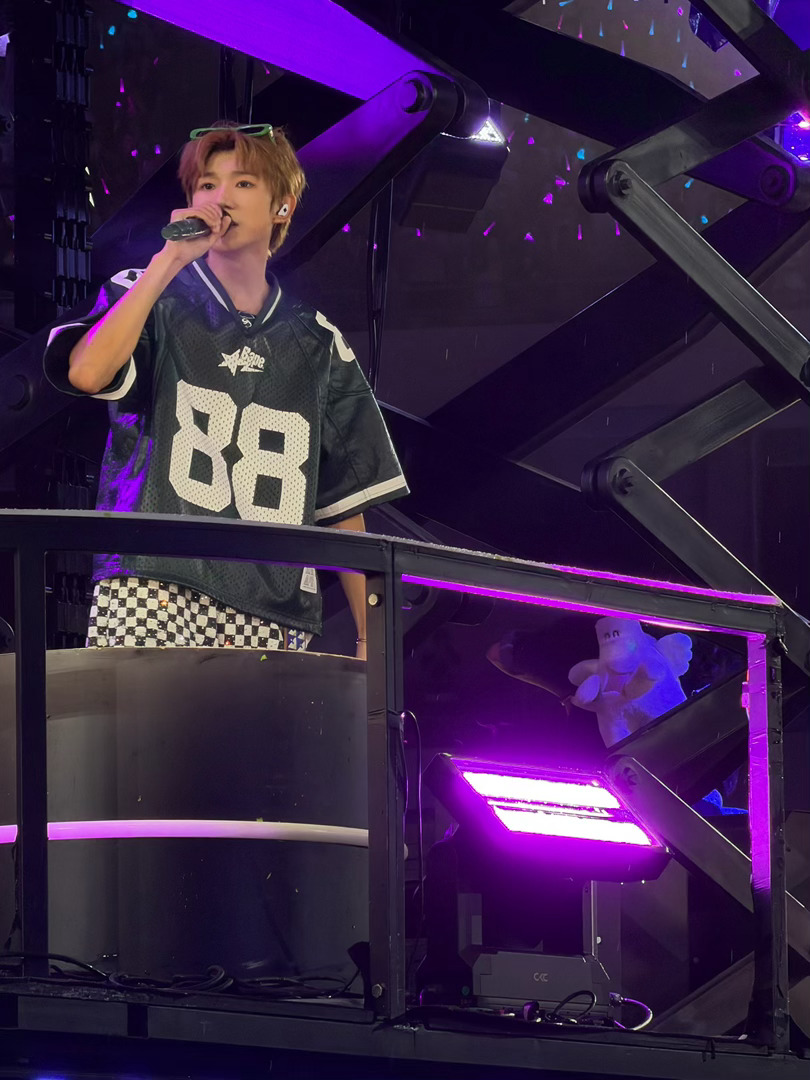 王源王源宇宙超级无敌大大狂欢巡演 其实 和你一起共度雨夜也很幸福🥹