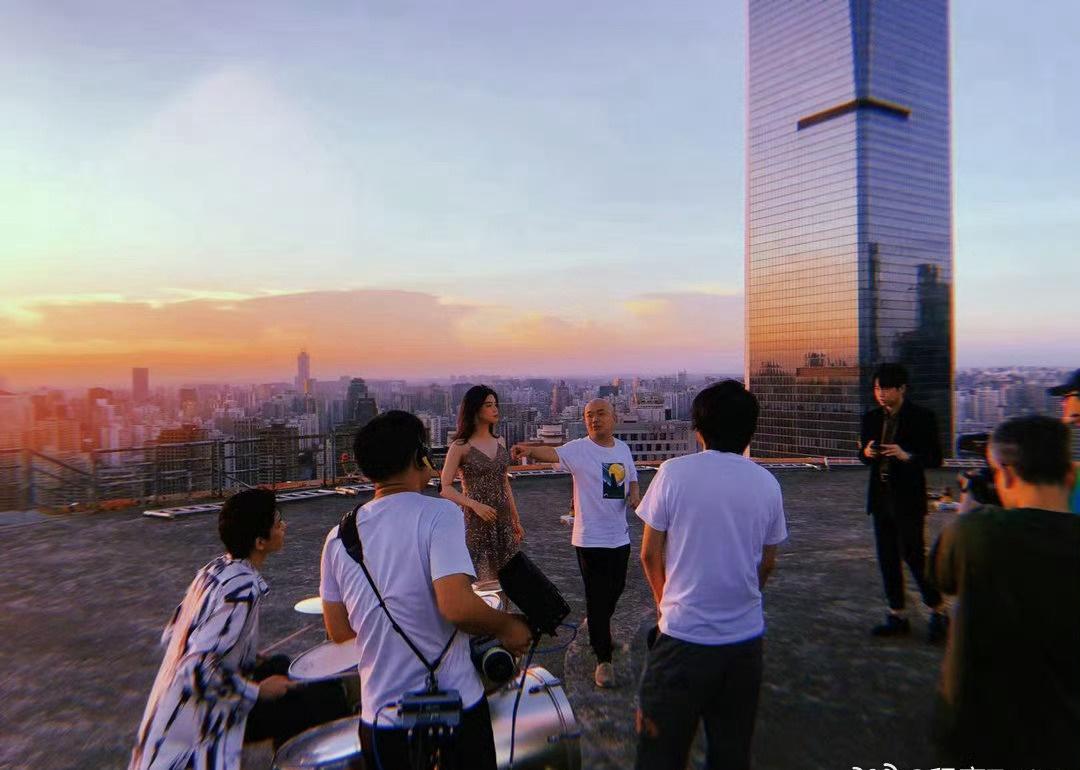 dyx 丁禹兮电影天才游戏 
从角色设定到故事脉络，天才游戏的世界满是未知与期待