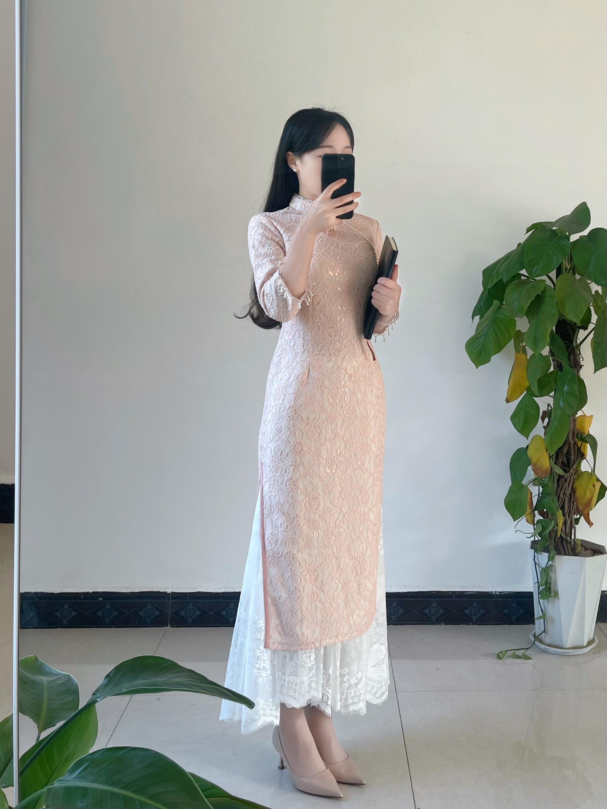 师生有约，共赴成长。一言为定，并肩前行。以爱为约，以教为诺。约定可期，未来可盼。