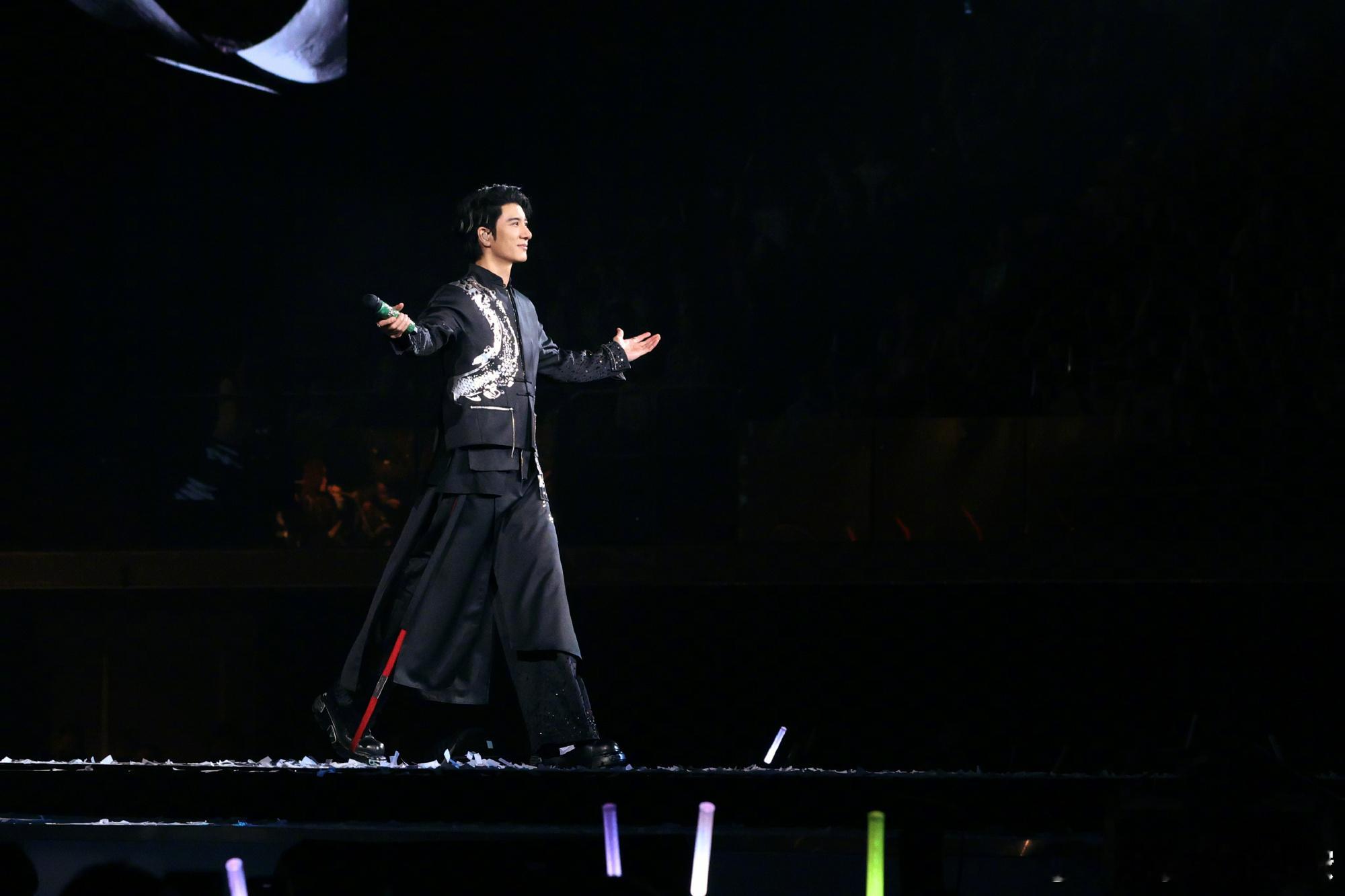 王力宏点赞王嘉尔谁懂啊！王力宏点赞王嘉尔，乐坛两大顶流的双向奔赴！创作上的才华碰