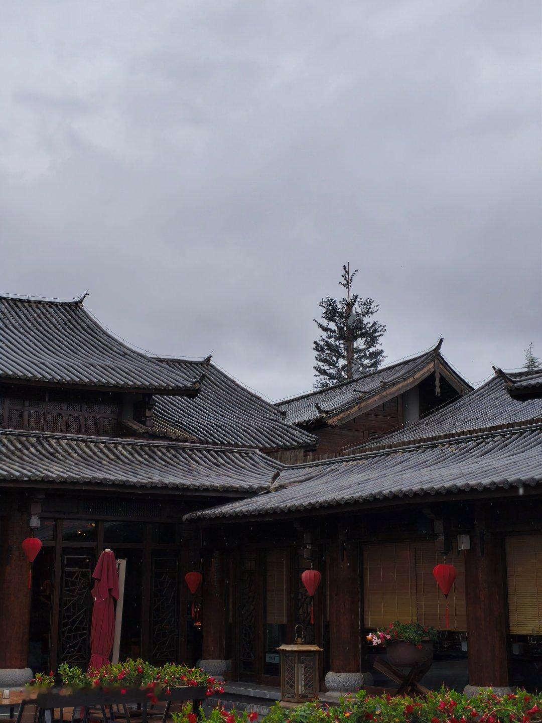 朋友们周一早呀～来自丽江的雨水免费送给大家[收到]看看这米线地不地道，反正味道不