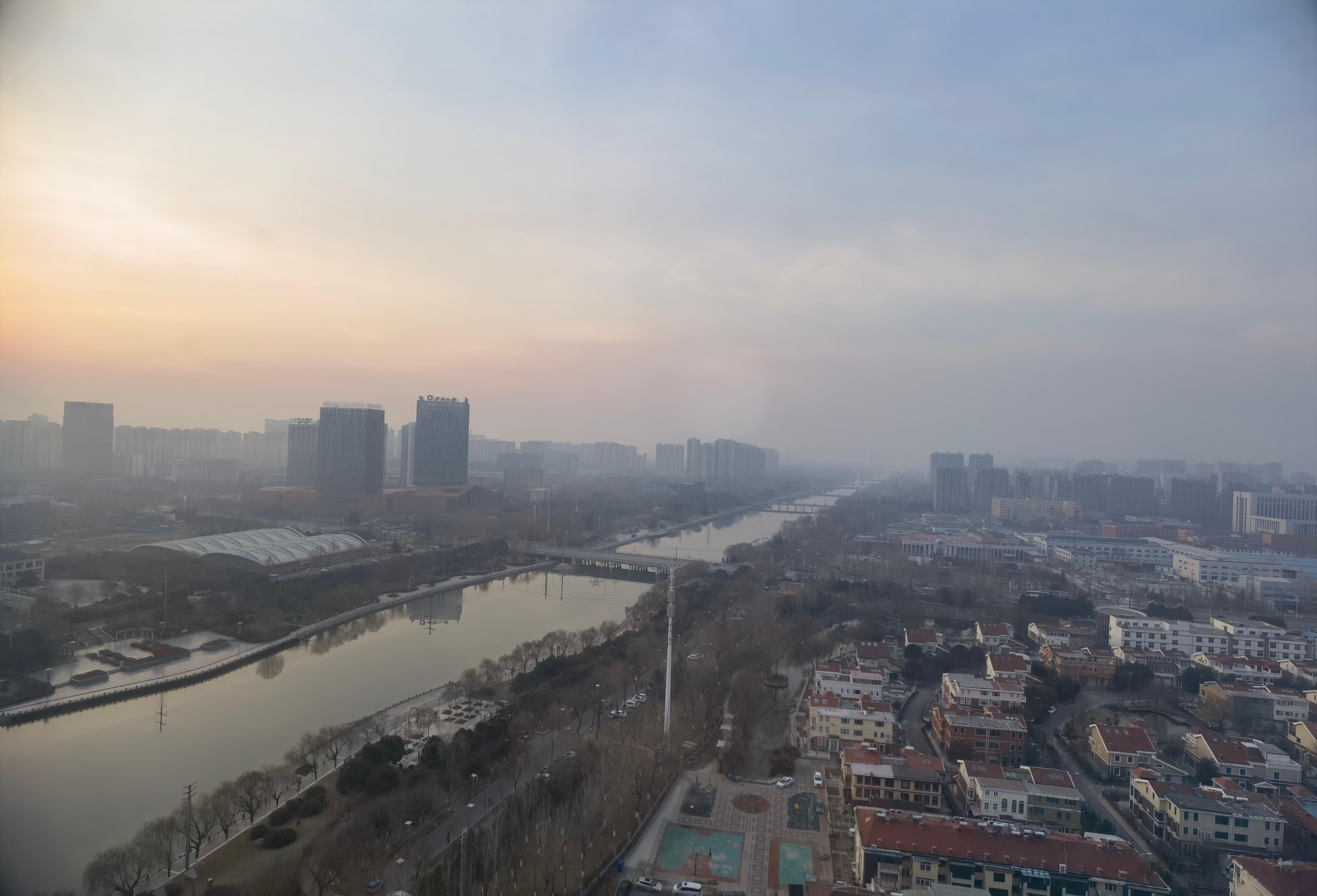 #每天早起打卡# 早上好，老铁们，起床嘘嘘啦[打call][打call][打ca