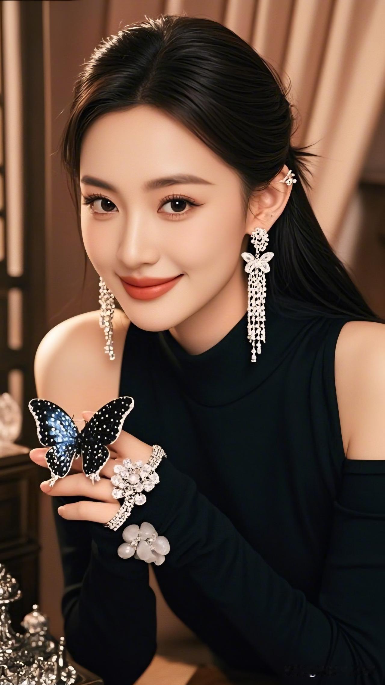 玉佩轻摇，蝴蝶翩翩起。一个优雅的女人在你眼里是怎样的 优雅黑裙搭配闪亮饰品，尽显