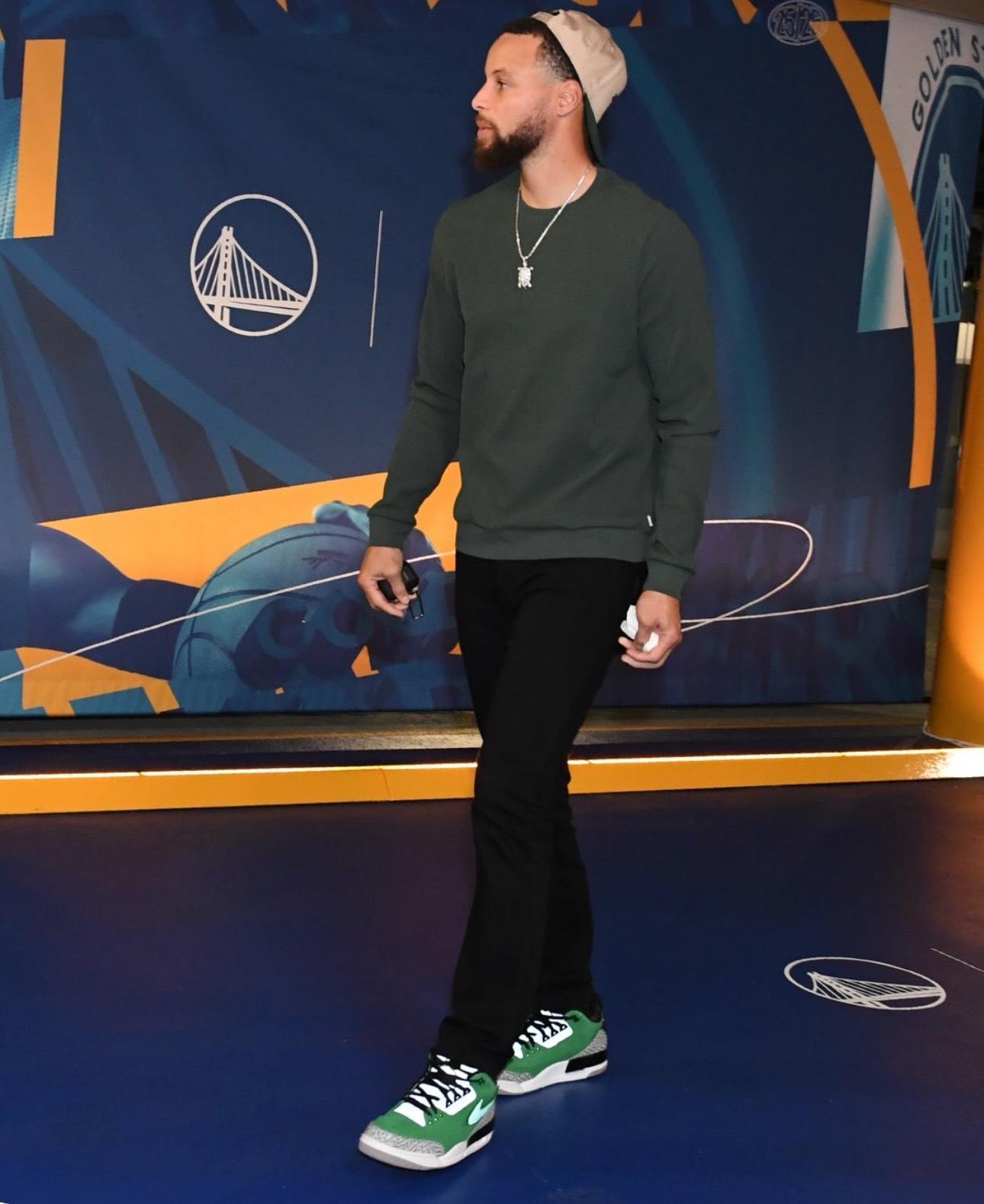 Air Jordan 3 “Oregon” PE🦆今天穿这双应该就是因为要对阵